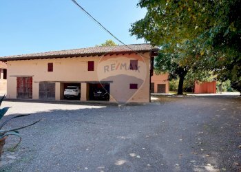 Rustico Via Provinciale, 73
Crespellano, Valsamoggia (zona Albareto - Mulini Nuovi) - foto 3