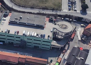 Capannone Via Romairone, Genova (zona Bolzaneto) - foto 1