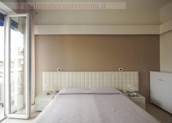 camera matrimoniale - Trilocale Piazza Renato Simoni
 
333, Verona - foto 12