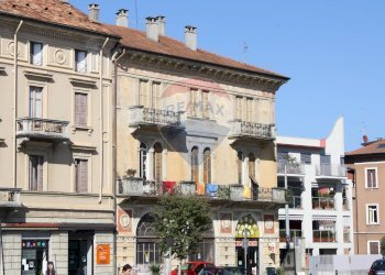 Edificio all\'aperto - Attico Piazza Marconi
 
2, Luino - foto 4