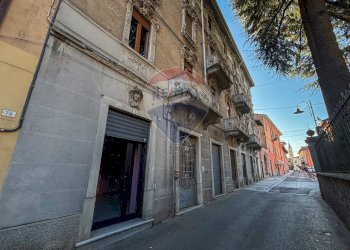 Edificio all\'aperto - Negozio Via Roma
 
74, Viggiù - foto 3