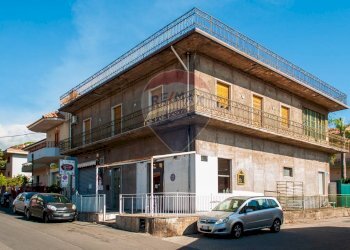 Edificio all\'aperto - Casa indipendente Via Carico
 
84, Acireale - foto 1