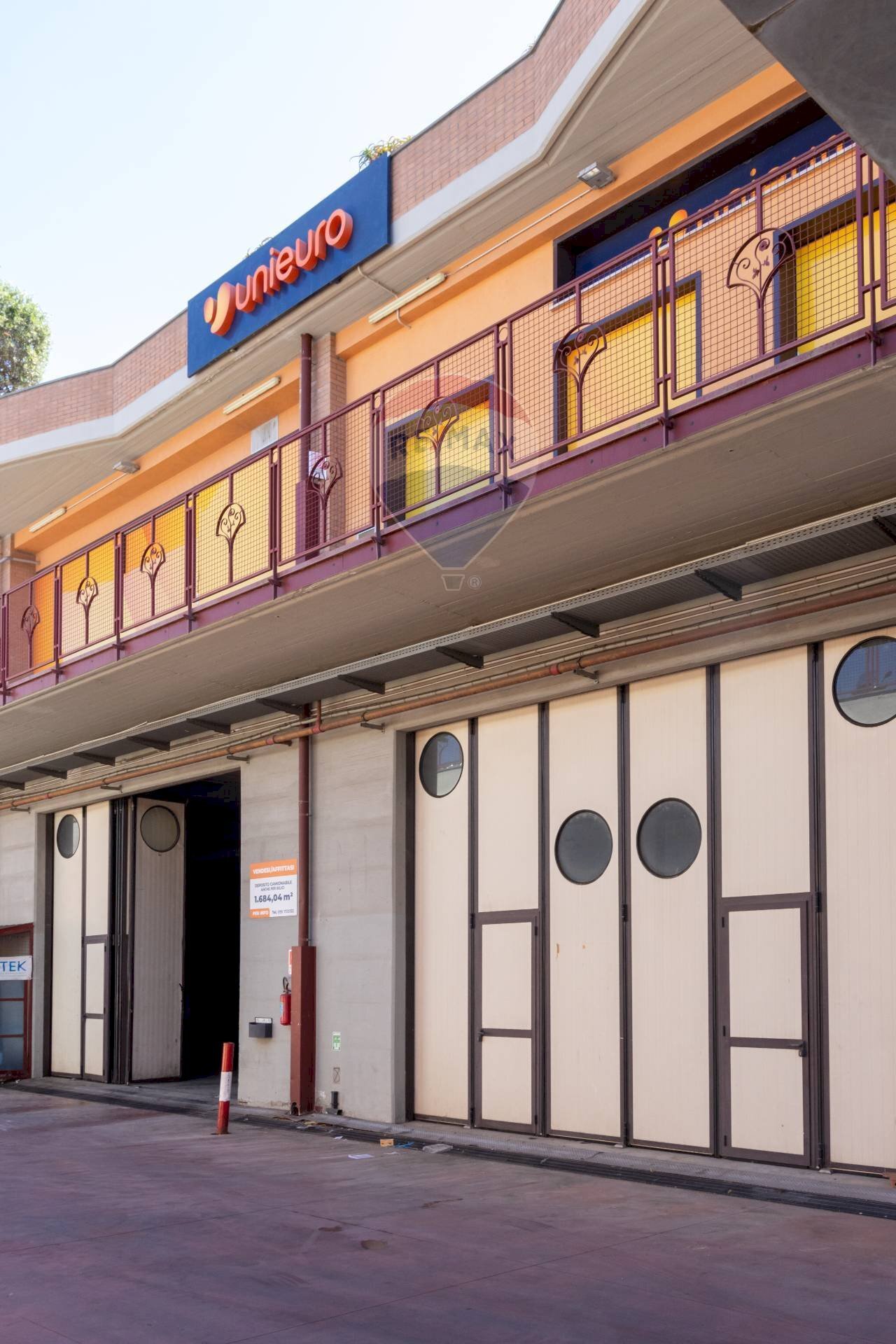 Edificio all\'aperto - Locale Commerciale VIALE CRISTOFORO COLOMBO
 
13, San Giovanni la Punta - foto 1