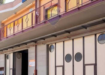 Edificio all\'aperto - Locale Commerciale VIALE CRISTOFORO COLOMBO
 
13, San Giovanni la Punta - foto 7