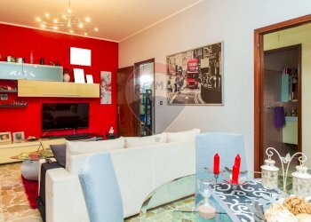 Sala da pranzo - Appartamento via del cedro
 
16, Catania - foto 25