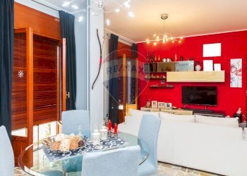 Sala da pranzo - Appartamento via del cedro
 
16, Catania - foto 2