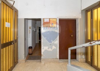 Ricezione / Lobby - Trilocale Via Bixio
 
1, Caltagirone - foto 5