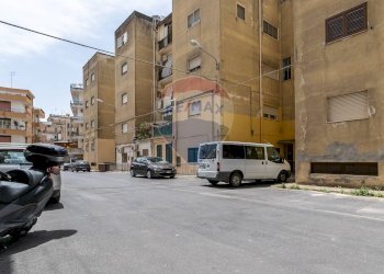 Edificio all\'aperto - Trilocale Via Bixio
 
1, Caltagirone - foto 21