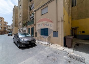 Edificio all\'aperto - Trilocale Via Bixio
 
1, Caltagirone - foto 22