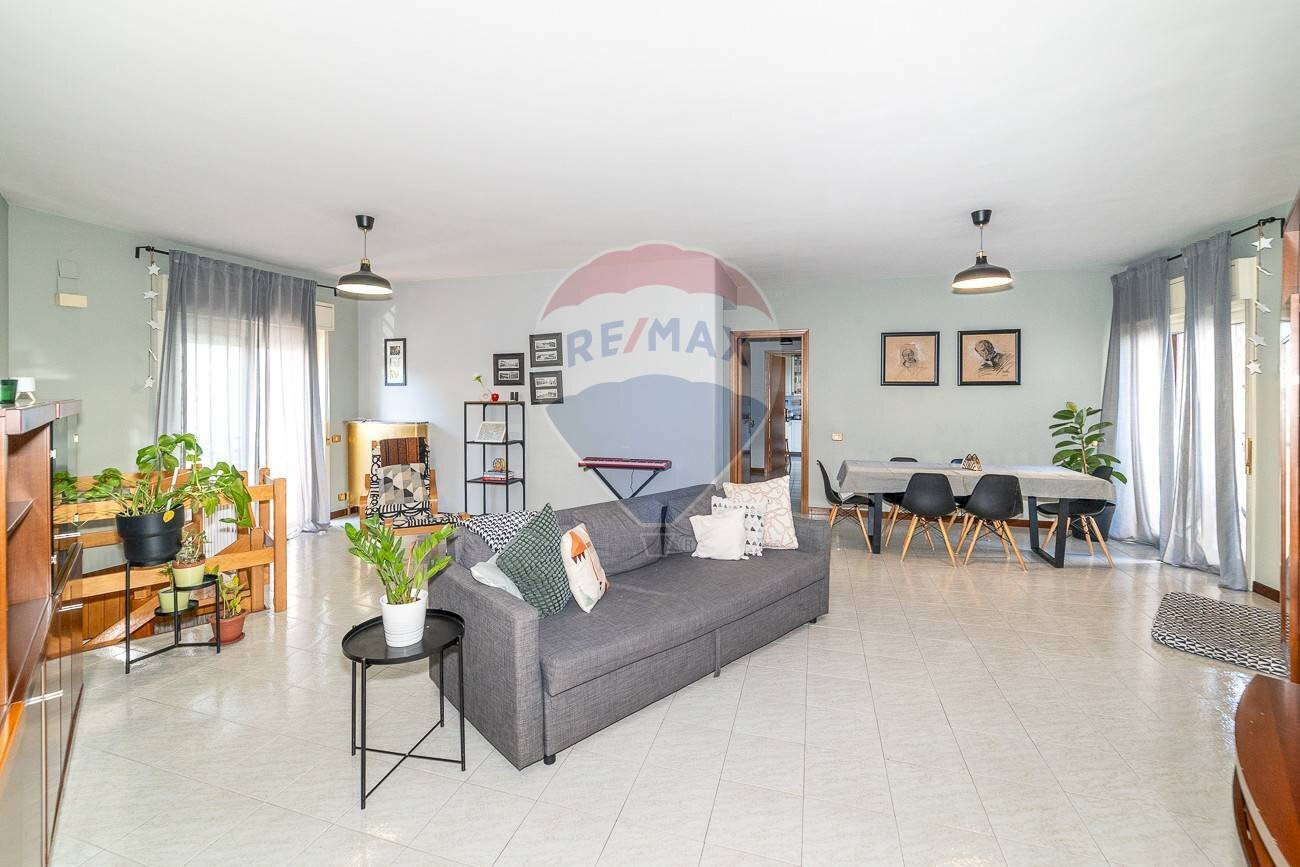 Sala da pranzo - Apartment via caramme
 
22, Valverde - photo 1