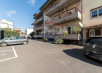 Edificio all\'aperto - Appartamento via caramme
 
22, Valverde - foto 7