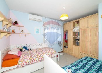 Camera / camera da letto - Appartamento via caramme
 
22, Valverde - foto 20