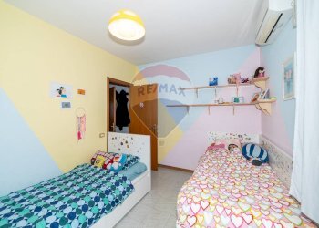 Camera / camera da letto - Appartamento via caramme
 
22, Valverde - foto 21