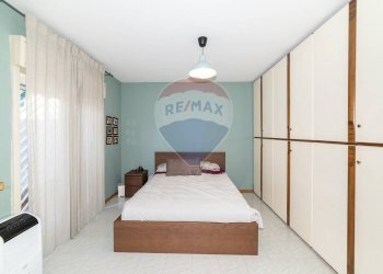 Camera / camera da letto - Appartamento via caramme
 
22, Valverde - foto 22