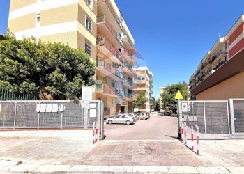 Edificio all\'aperto - Quadrilocale Via Caldarola
 
26, Bari - foto 1