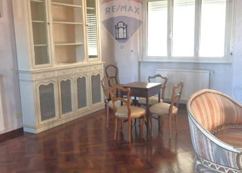 Sala da pranzo - Quadrilocale Via Caldarola
 
26, Bari - foto 5