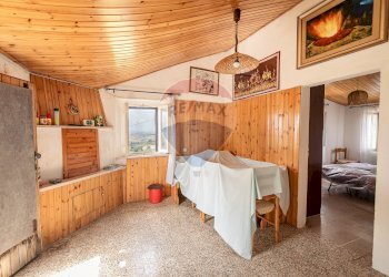 Sala da pranzo - Casa semi indipendente XX Settembre
 
49, Montecarotto - foto 9