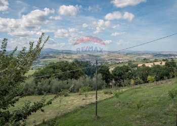 Vista delle montagne - Casa semi indipendente XX Settembre
 
49, Montecarotto - foto 13