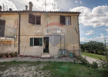 Casa all\'aperto - Casa semi indipendente XX Settembre
 
49, Montecarotto - foto 18