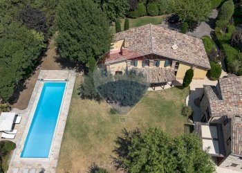 Piscina - Villa strada provinciale 2
 
5, Apiro - foto 6