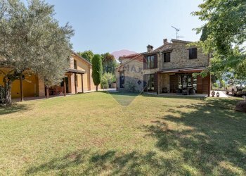 Villa, appartamento, studio medico - Villa strada provinciale 2
 
5, Apiro - foto 9