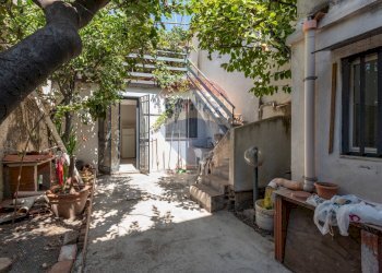 Terrazza - Casa indipendente via Sebastiano Catania
 
28, Catania - foto 1