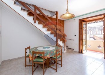 Sala da pranzo - Casa indipendente via Sebastiano Catania
 
28, Catania - foto 8