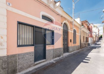Edificio all\'aperto - Casa indipendente via Ogliastro
 
5, Catania - foto 1