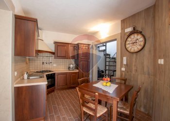 Sala da pranzo - Independent house via venezia
 
16, Ferla - photo 9