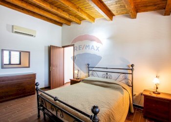 Camera / camera da letto - Independent house via venezia
 
16, Ferla - photo 37