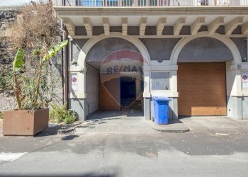 Edificio all\'aperto - Trilocale Via Del Vecchio Bastione
 
15, Catania - foto 4