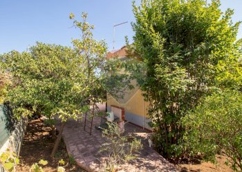 Giardino - Villa Via Isola delle Molucche
 
52, Siracusa - foto 4
