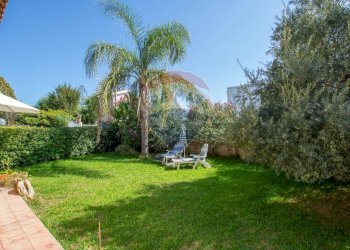 Giardino - Villa Via Isola delle Molucche
 
52, Siracusa - foto 13