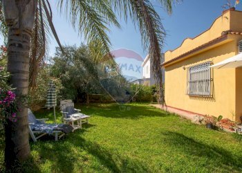 Giardino - Villa Via Isola delle Molucche
 
52, Siracusa - foto 15