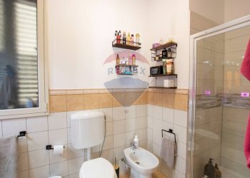 Bagno - Quadrilocale VIA NICOLO' CARBONARO
 
58, Floridia - foto 12