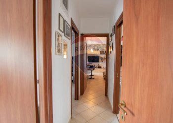 Hall / corridoio - Quadrilocale VIA NICOLO' CARBONARO
 
58, Floridia - foto 18