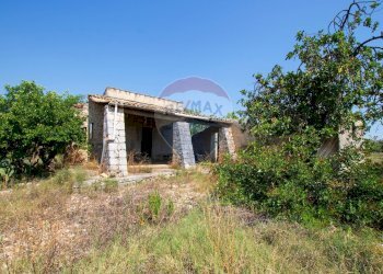 Casa all\'aperto - Terreno agricolo Via per Canicattini
 
38, Canicattini Bagni - foto 7