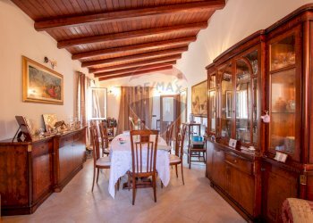 Sala da pranzo - Villa VIA LIDO SACRAMENTO
 
156, Siracusa - foto 20