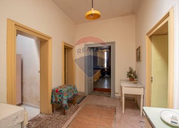 Hall / corridoio - Apartment VIALE REGINA MARGHERITA
 
20, Sortino - photo 17