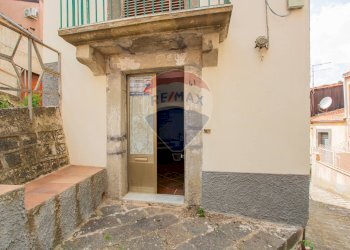 Edificio all\'aperto - Independent house VIA MASANIELLO
 
41/43, Buccheri - photo 1