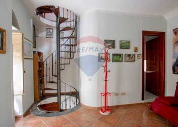 Scale - Independent house VIA MASANIELLO
 
41/43, Buccheri - photo 15