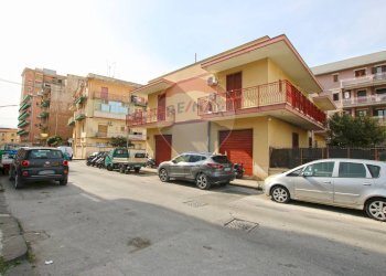 Edificio all\'aperto - Casa indipendente Via San Marino
 
4, Siracusa - foto 1