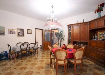 Sala da pranzo - Casa indipendente Via San Marino
 
4, Siracusa - foto 19