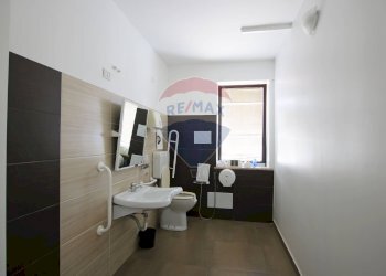 Bagno - Ufficio VIALE SANTA PANAGIA
141, Siracusa - foto 13