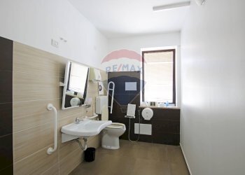 Bagno - Ufficio VIALE SANTA PANAGIA
141, Siracusa - foto 14