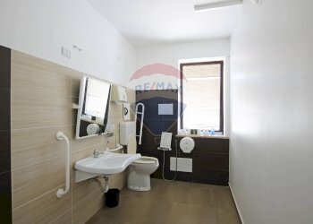 Bagno - Ufficio VIALE SANTA PANAGIA
141, Siracusa - foto 15