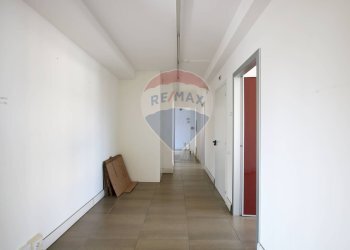 Hall / corridoio - Ufficio VIALE SANTA PANAGIA
141, Siracusa - foto 25