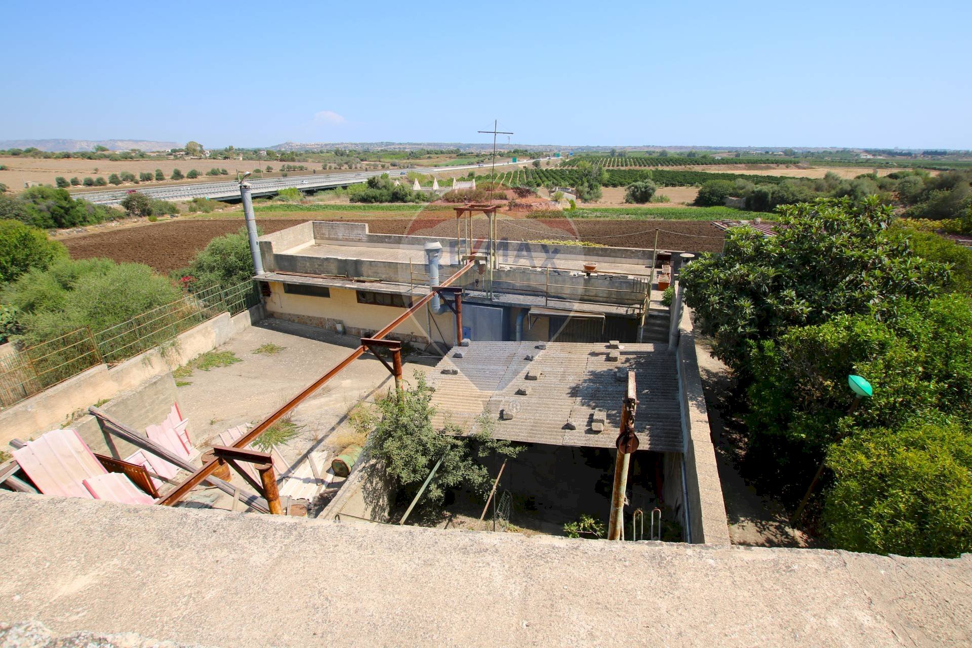 Edificio all\'aperto - Laboratorio TRAVERSA TORRE LANDOLINA
 
71, Siracusa - foto 3