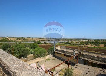 Edificio all\'aperto - Laboratorio TRAVERSA TORRE LANDOLINA
 
71, Siracusa - foto 9