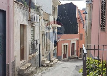 Edificio all\'aperto - Independent house VIA CARIGNANO
 
25, Ferla - photo 4